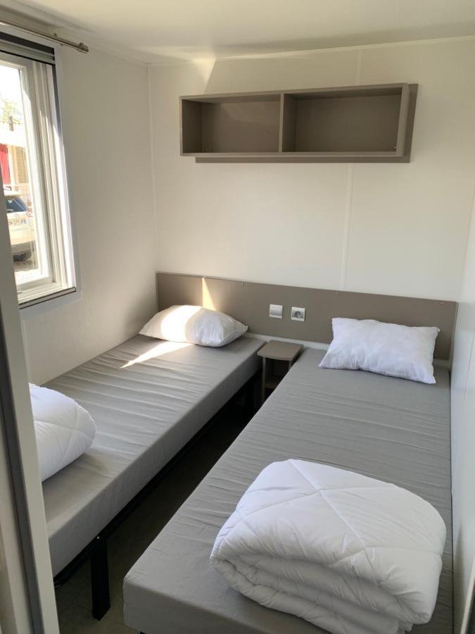 Mobilhome Vias Plage Dans Camping Exteriör bild