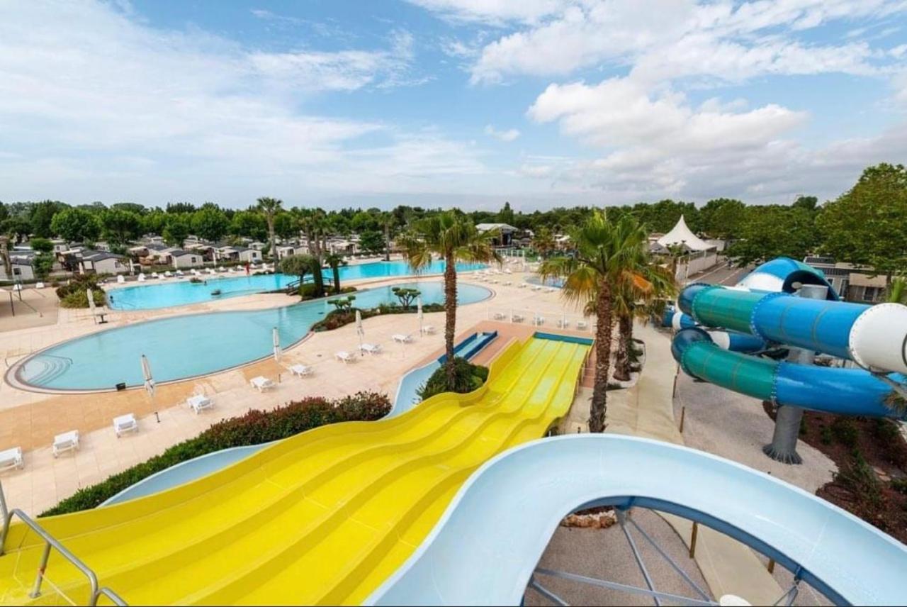 Mobilhome Vias Plage Dans Camping Exteriör bild