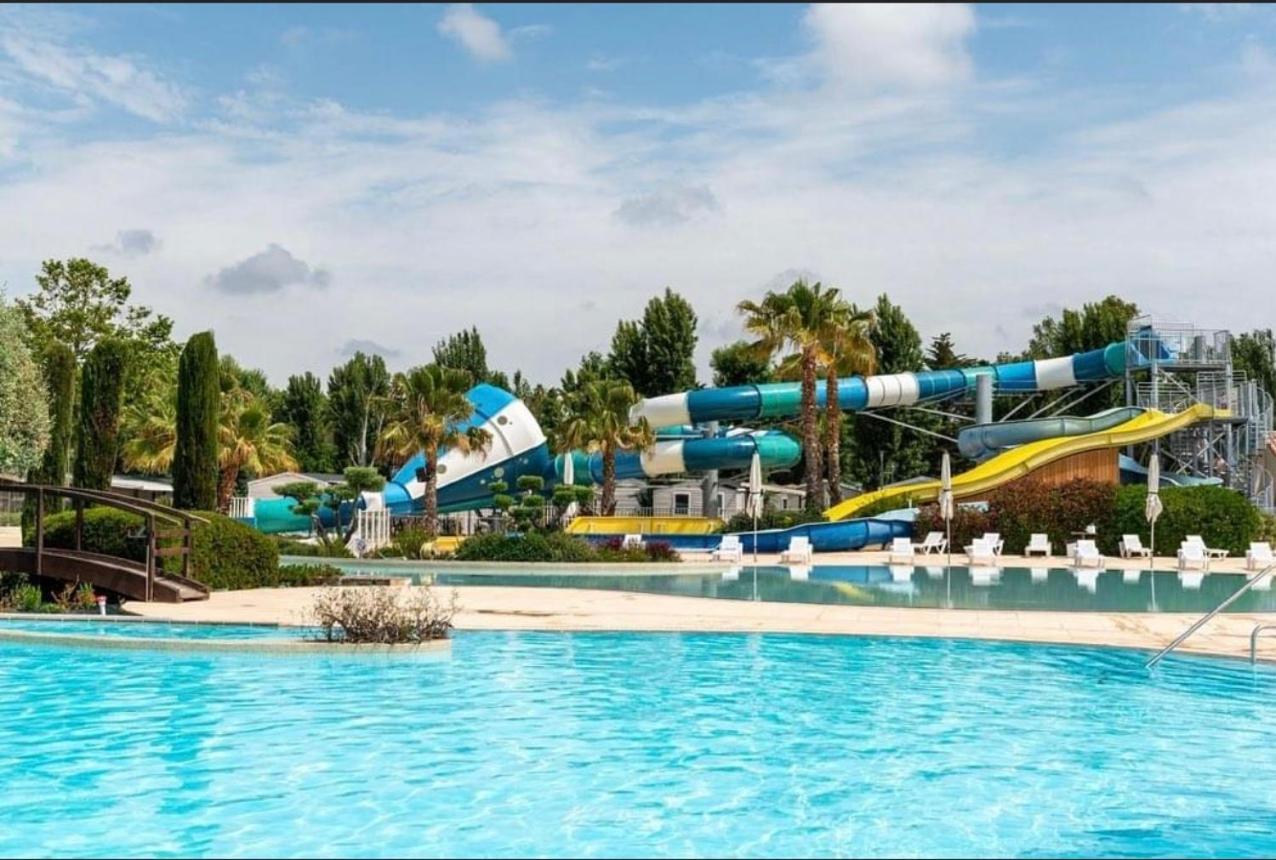 Mobilhome Vias Plage Dans Camping Exteriör bild