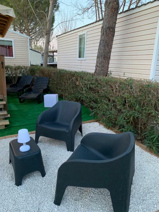 Mobilhome Vias Plage Dans Camping Exteriör bild