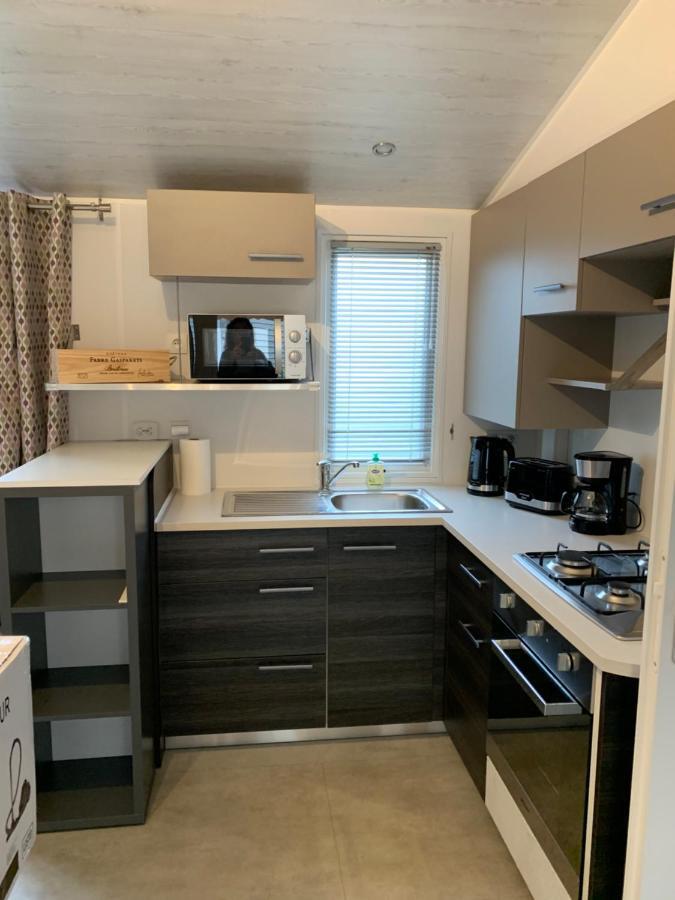 Mobilhome Vias Plage Dans Camping Exteriör bild
